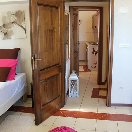 Apartment Kastel *