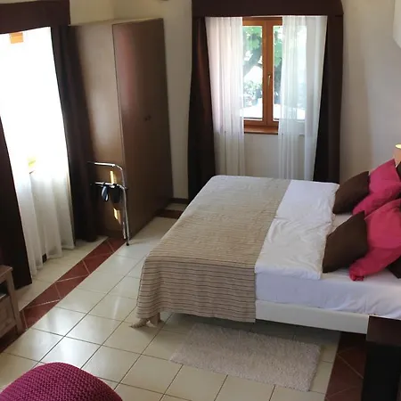 Apartment Kastel